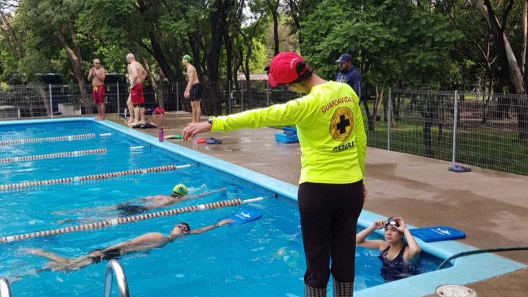 Aprende a nadar en GEDISA